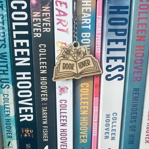 Book Lover Open Book Floral Wood Keychain - handmade - Picture 3 of 4